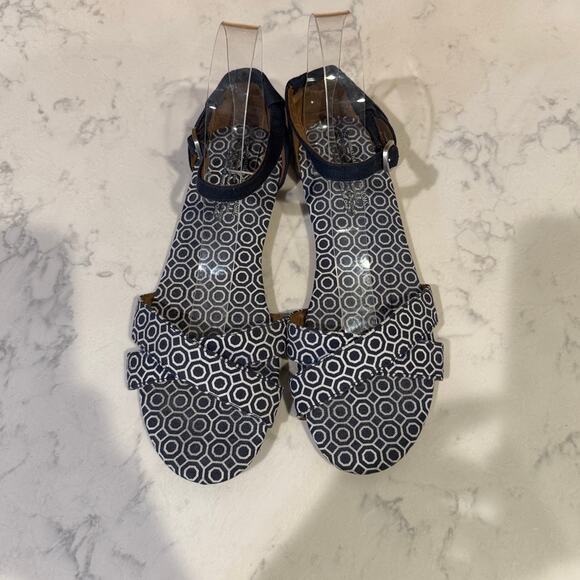 TOMS Navy Blue Canvas Geometric Flat Ankle Strap Correa Sandals size 7 casual - Picture 9 of 9